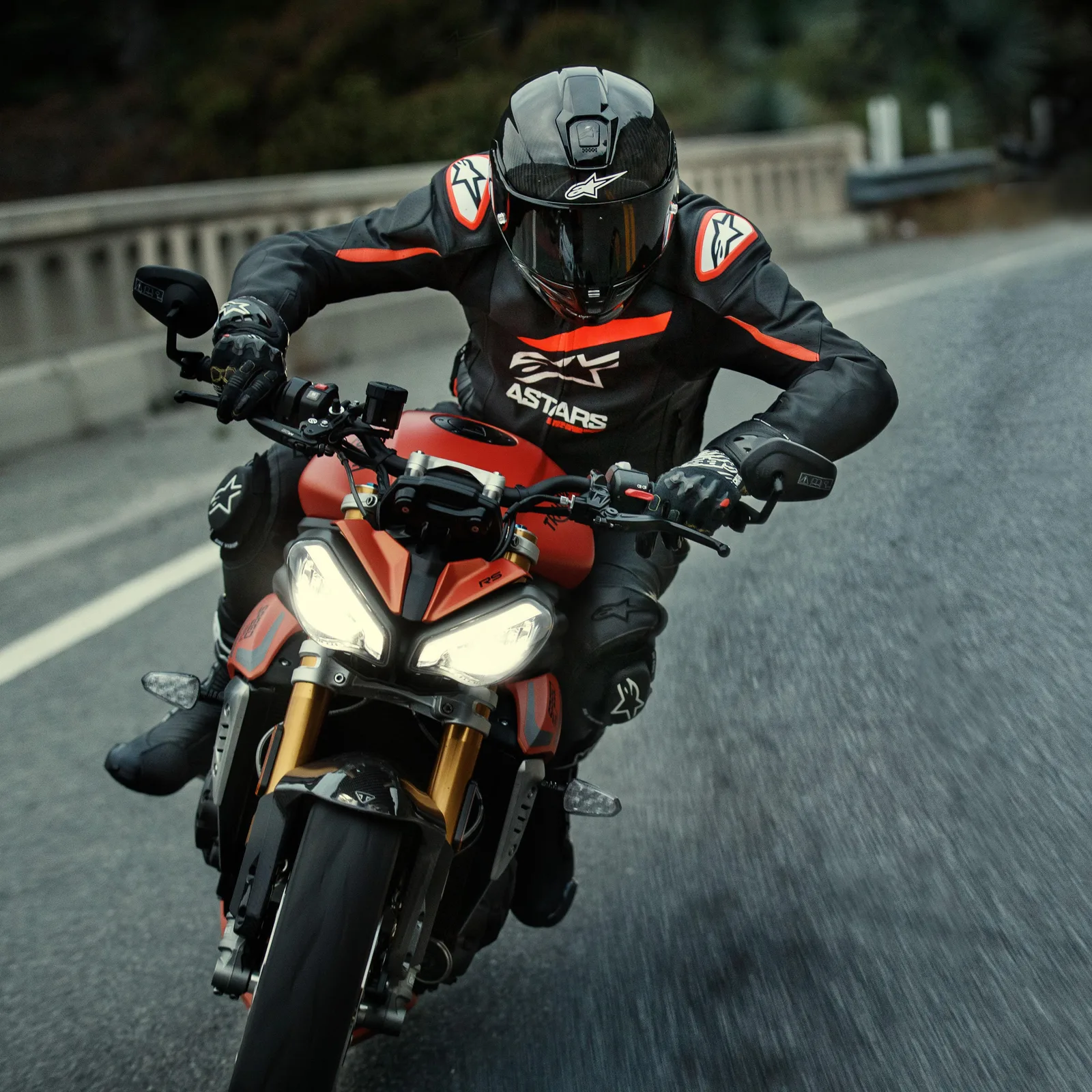 Кожено яке Alpinestars GP Plus R V4 Rideknit Black Red Fluo White