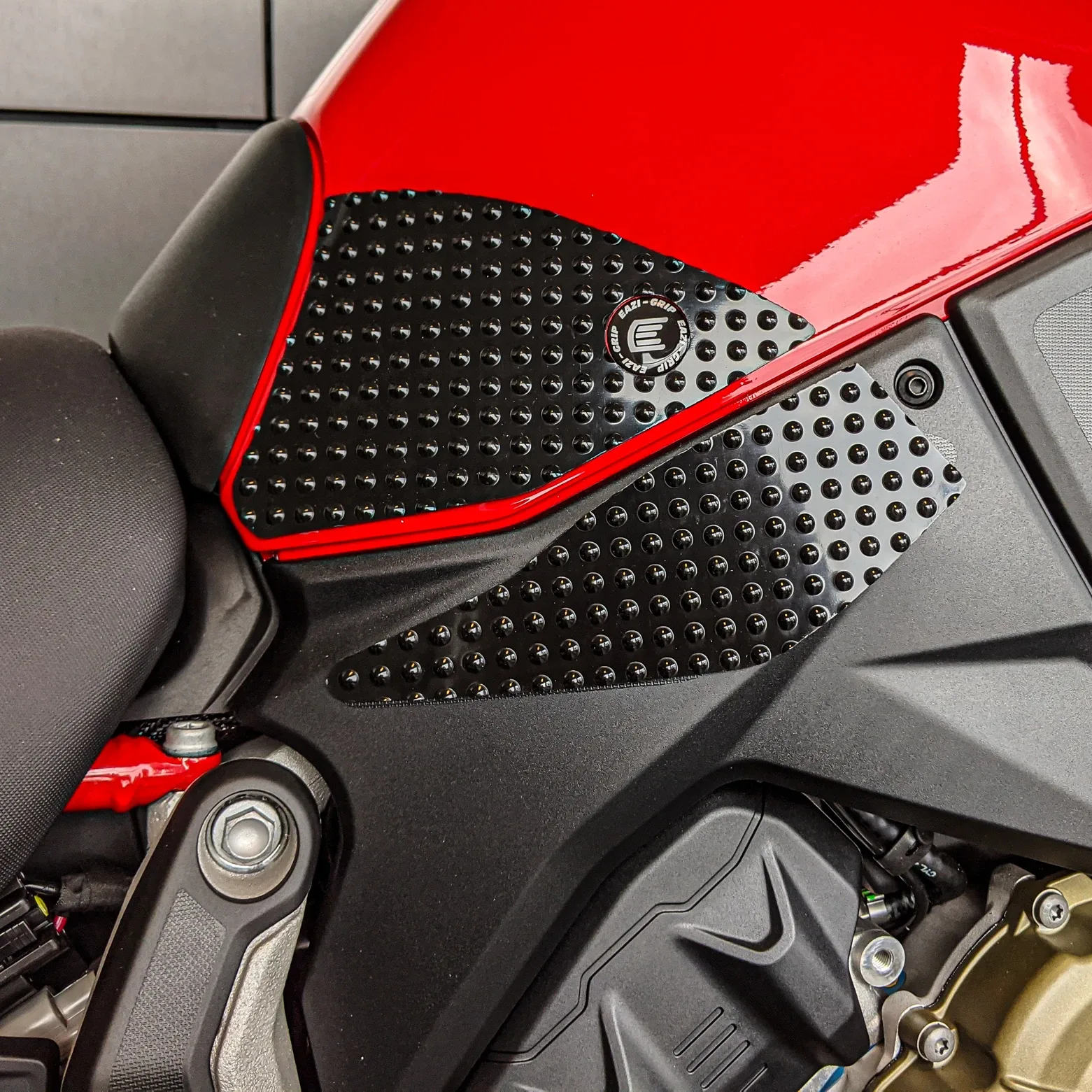 Eazi-Grip Грипове за резервоар EVO за Ducati Multistrada V4 Pikes Peak (2021+)
