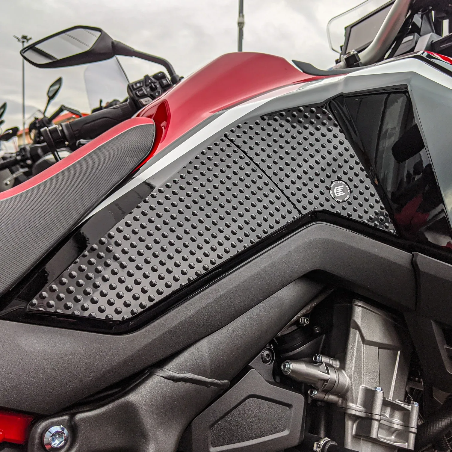 Eazi-Grip Грипове за резервоар EVO за Honda CRF 1100L Africa Twin (2020+)