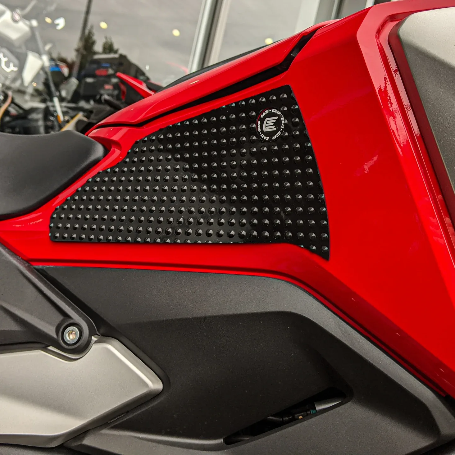 Eazi-Grip Грипове за резервоар EVO за Honda NC 750X (2021–2024)