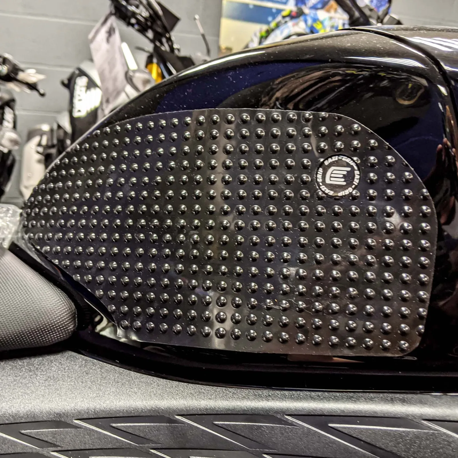 Eazi-Grip Грипове за резервоар EVO за Suzuki GSX 1300R Hayabusa (2021+)