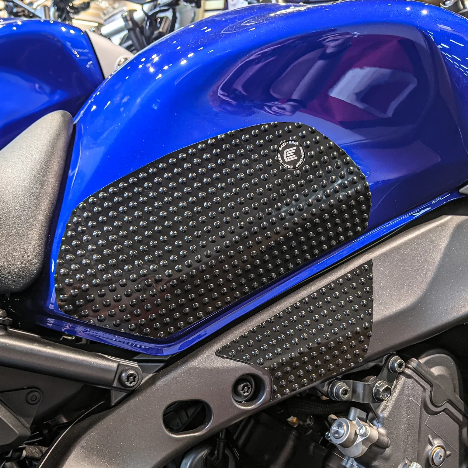 Eazi-Grip Грипове за резервоар EVO за Yamaha MT-09 (2021–2023), MT-09 SP (2021–2023)