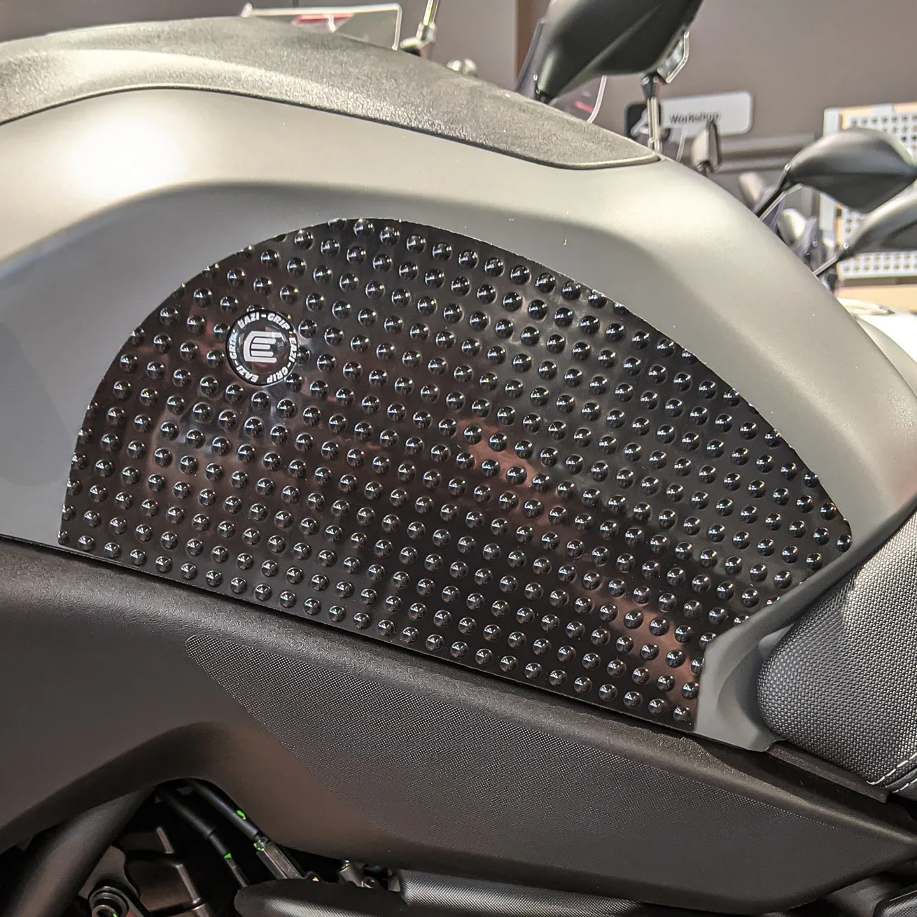 Eazi-Grip Грипове за резервоар EVO за Yamaha Tracer 7 (2021–2024), Tracer 7 GT (2021–2024)