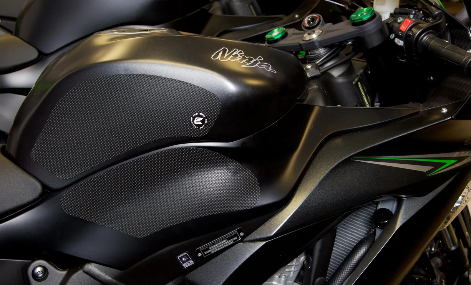 Eazi-Grip Грипове за резервоар PRO за Kawasaki ZX-6R (2013–2016)