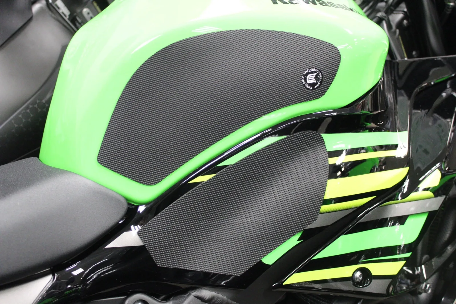 Eazi-Grip Грипове за резервоар PRO за Kawasaki ZX-6R (2019+)