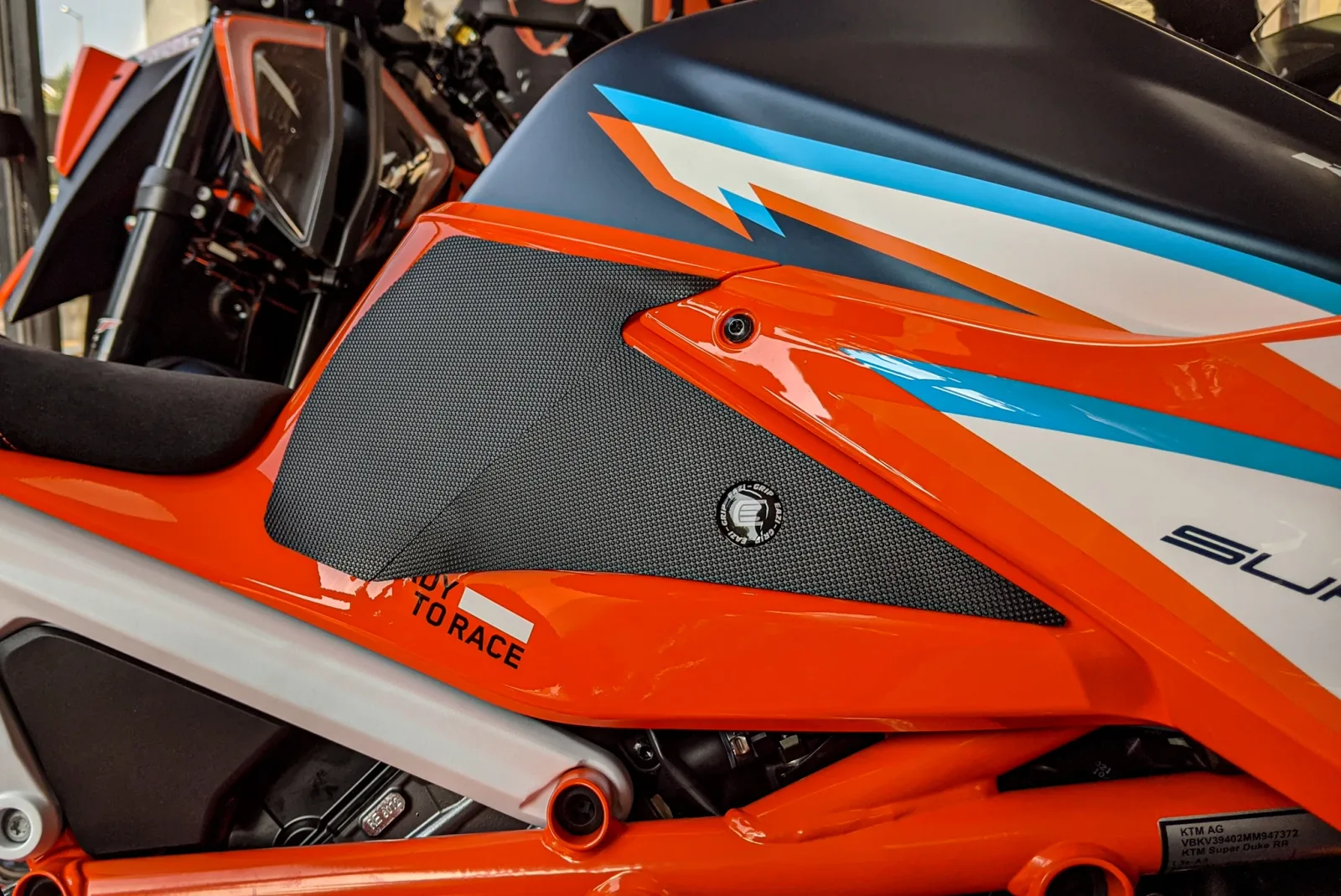 Eazi-Grip Грипове за резервоар PRO за KTM 1290 Super Duke R (2020–2023)