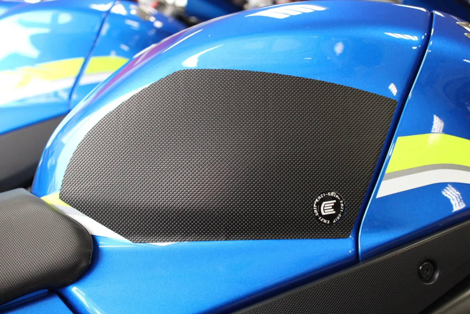 Eazi-Grip Грипове за резервоар PRO за Suzuki GSX-R 1000 (2017–2024), GSX-R 1000R (2017–2022)