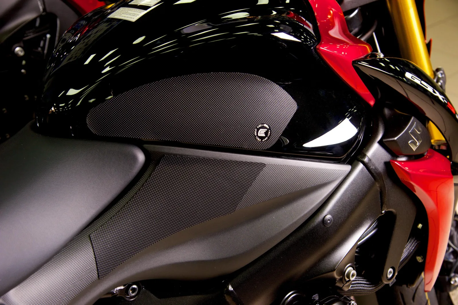 Eazi-Grip Грипове за резервоар PRO за Suzuki GSX-S 1000 (2015–2020)