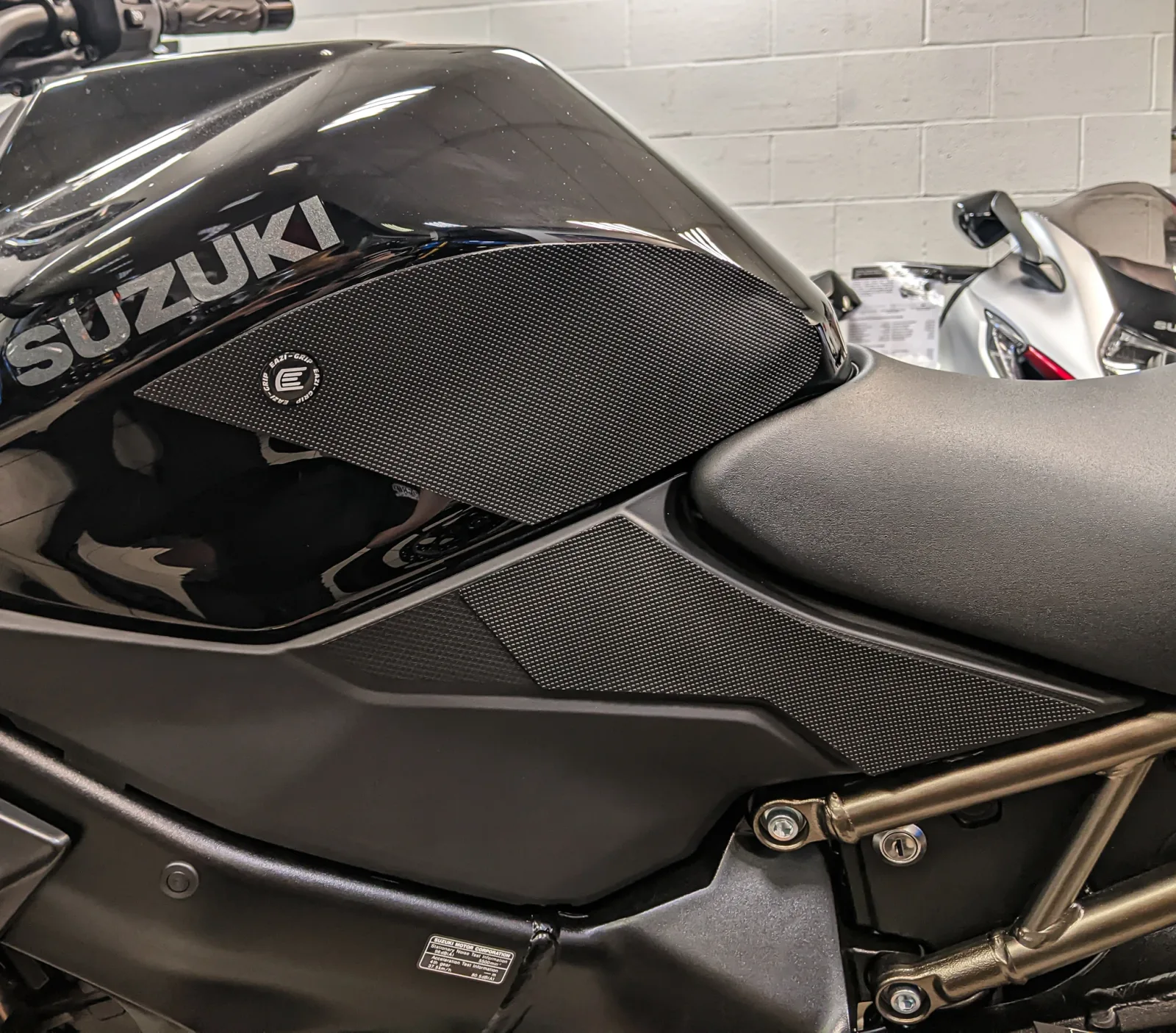 Eazi-Grip Грипове за резервоар PRO за Suzuki GSX-S 1000GT (2022+)
