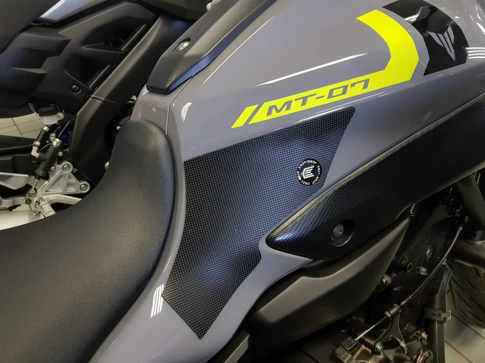 Eazi-Grip Грипове за резервоар PRO за Yamaha MT-07 (2014–2017)