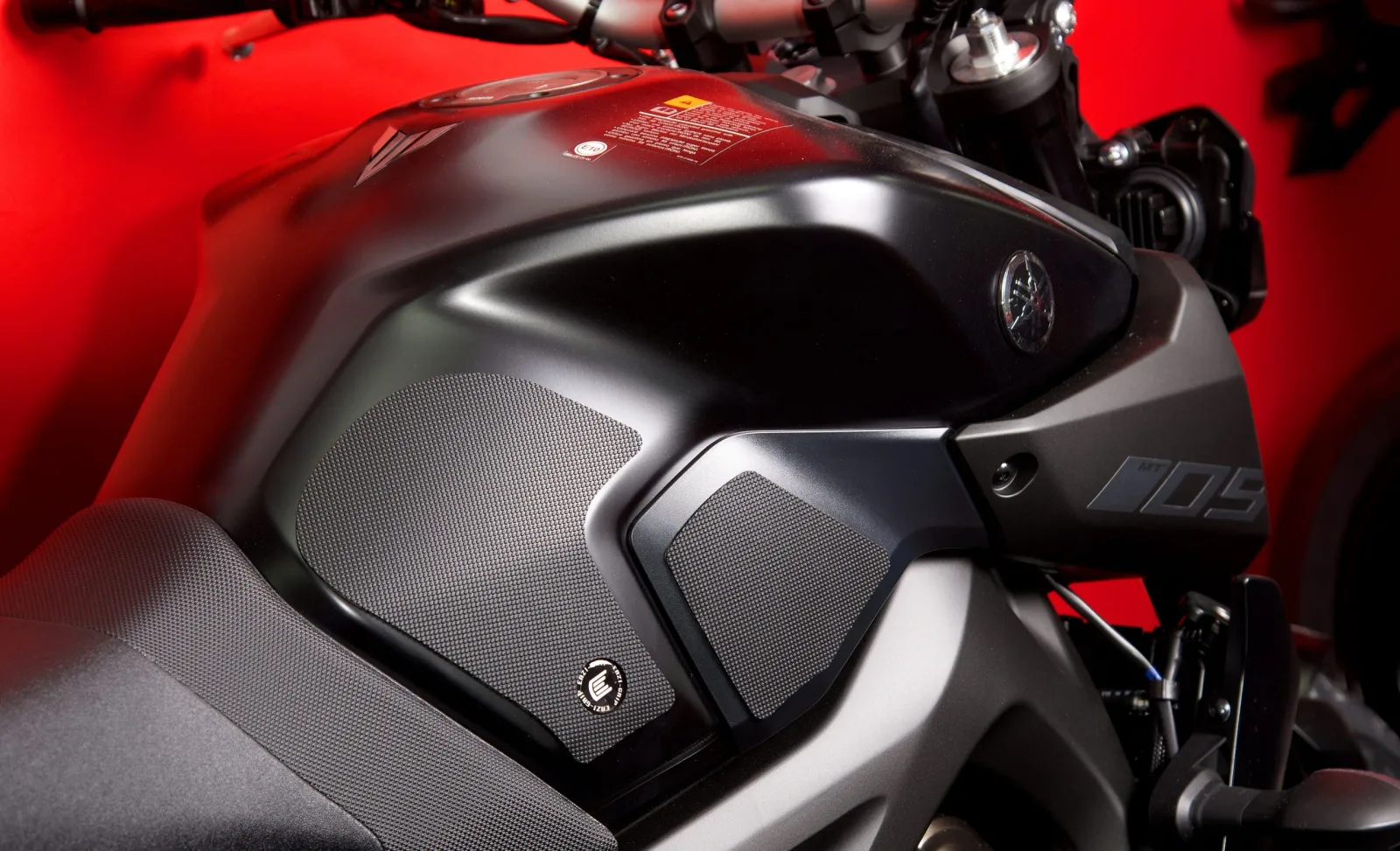 Eazi-Grip Грипове за резервоар PRO за Yamaha MT-09 (2013–2020)