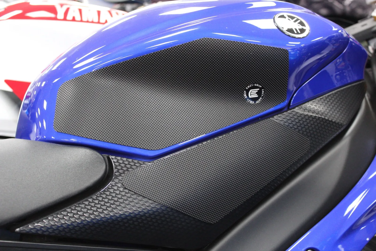 Eazi-Grip Грипове за резервоар PRO за Yamaha YZF-R6 (2008–2016)
