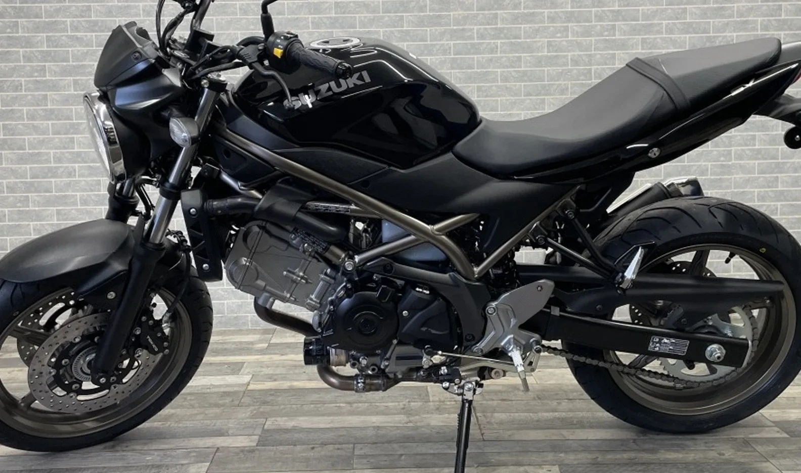 Eazi-Grip Защитно фолио Scuff Guard за Suzuki SV 650 (2016+), SV 650X (2018+)