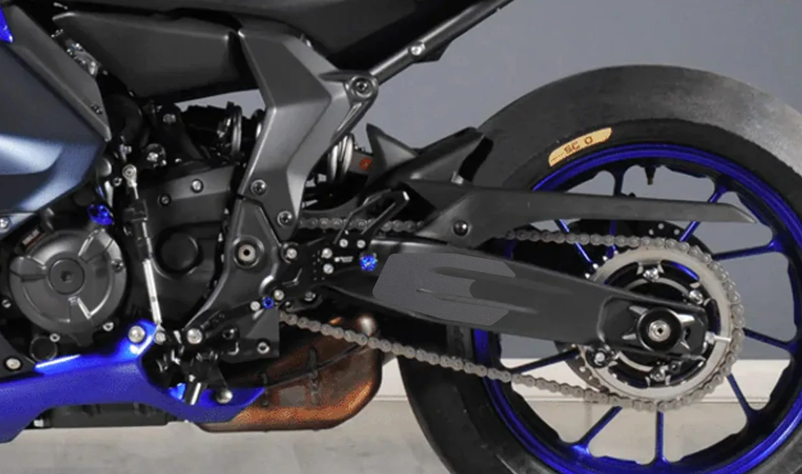 Eazi-Grip Защитно фолио Scuff Guard за Yamaha MT-07 (2014+), XSR 700 (2016+), YZF-R7 (2022–2025)