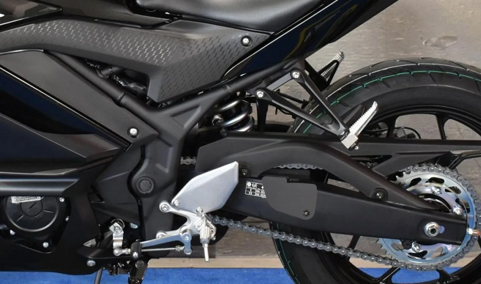 Eazi-Grip Защитно фолио Scuff Guard за Yamaha YZF-R3 (2015+)