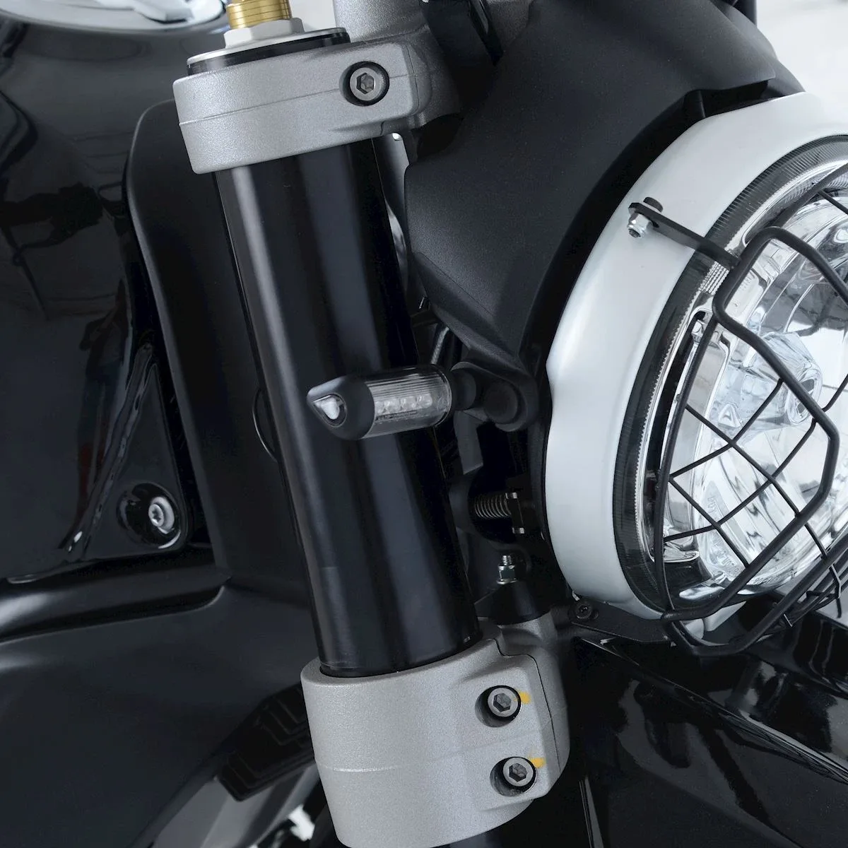 R&G Адаптери за мигачи за Ducati Scrambler 1100 (2018–2025), Scrambler Desert Sled (2017–2022)