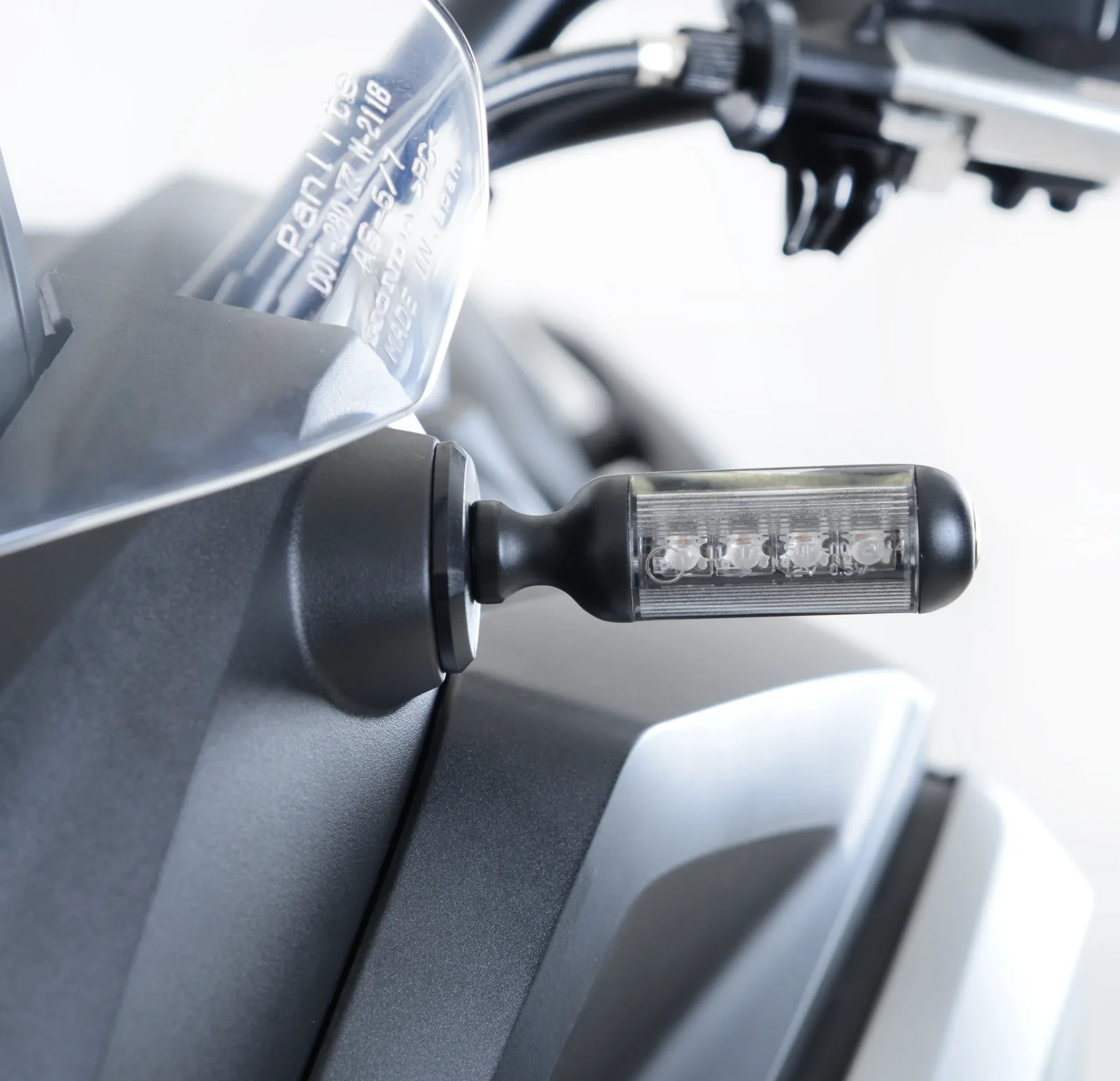 R&G Адаптери за предни мигачи за Honda NC 750X (2016–2020)