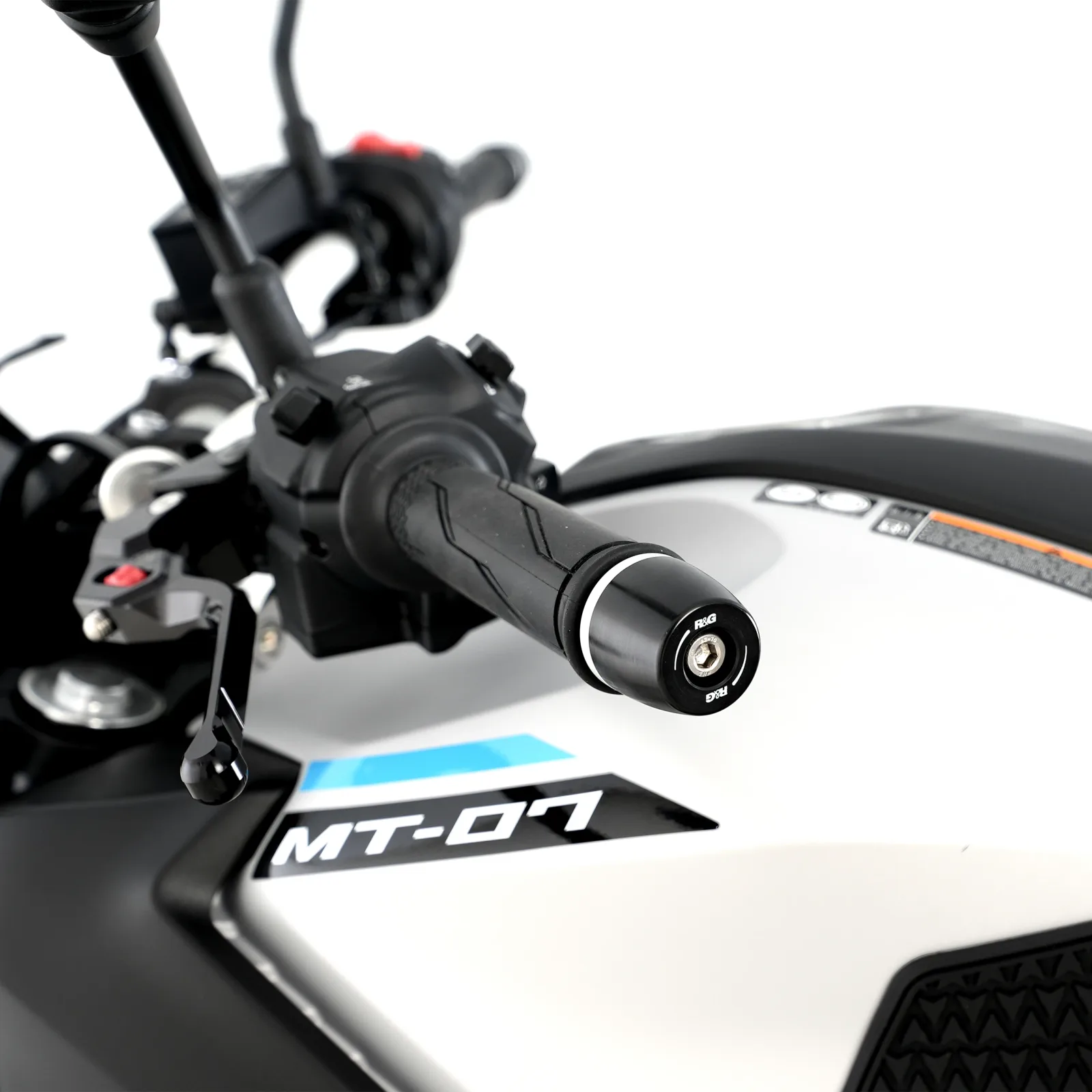 R&G Балансьори APEX за Yamaha YZF-R1 (2015+), YZF-R1M (2015+), Honda CMX 1100 Rebel (2021–2024) и др.
