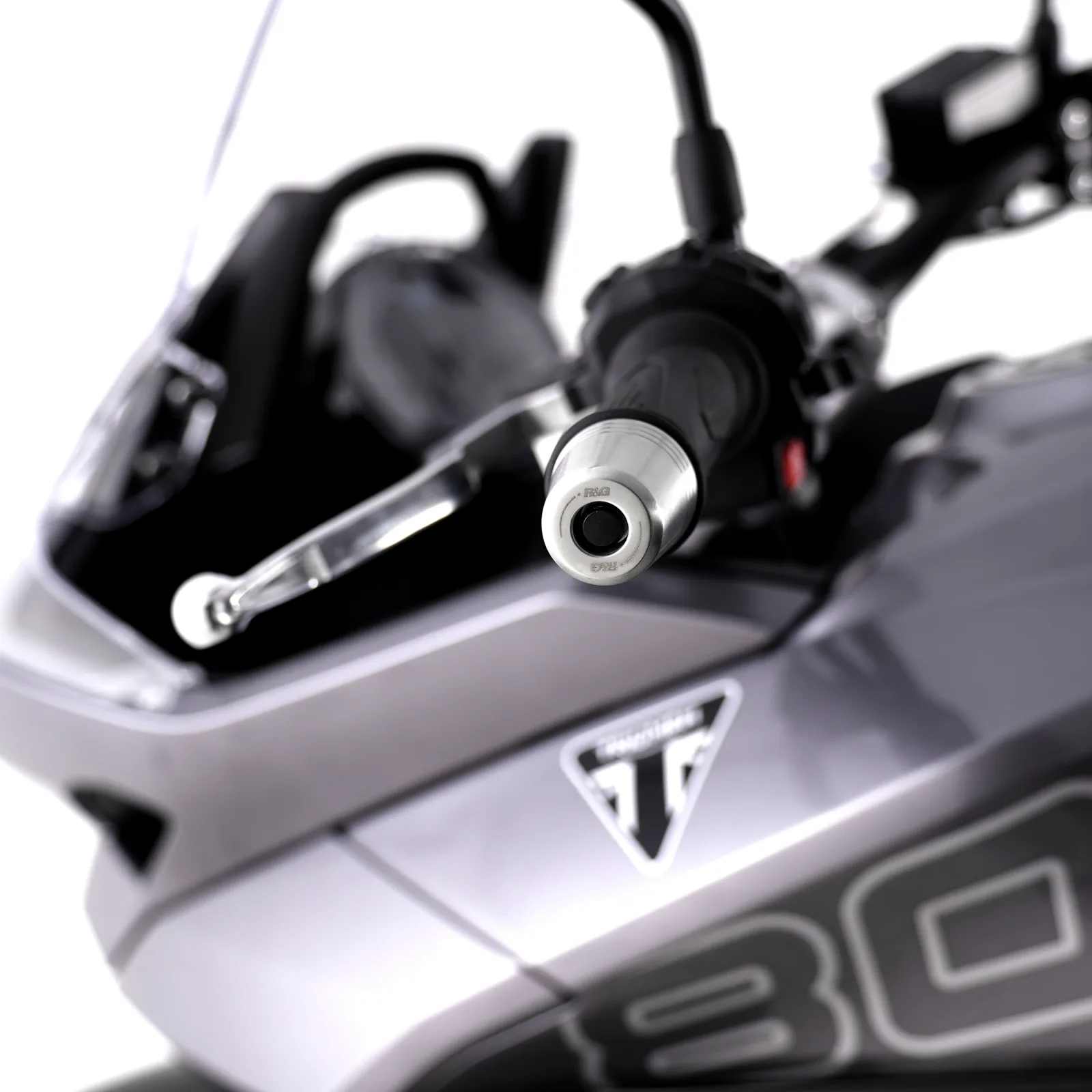 R&G Балансьори от неръждаема стомана за Triumph Trident 660 (2021+), Speed Triple 1200 RS (2021+), Tiger Sport 660 (2022–2024) и др.