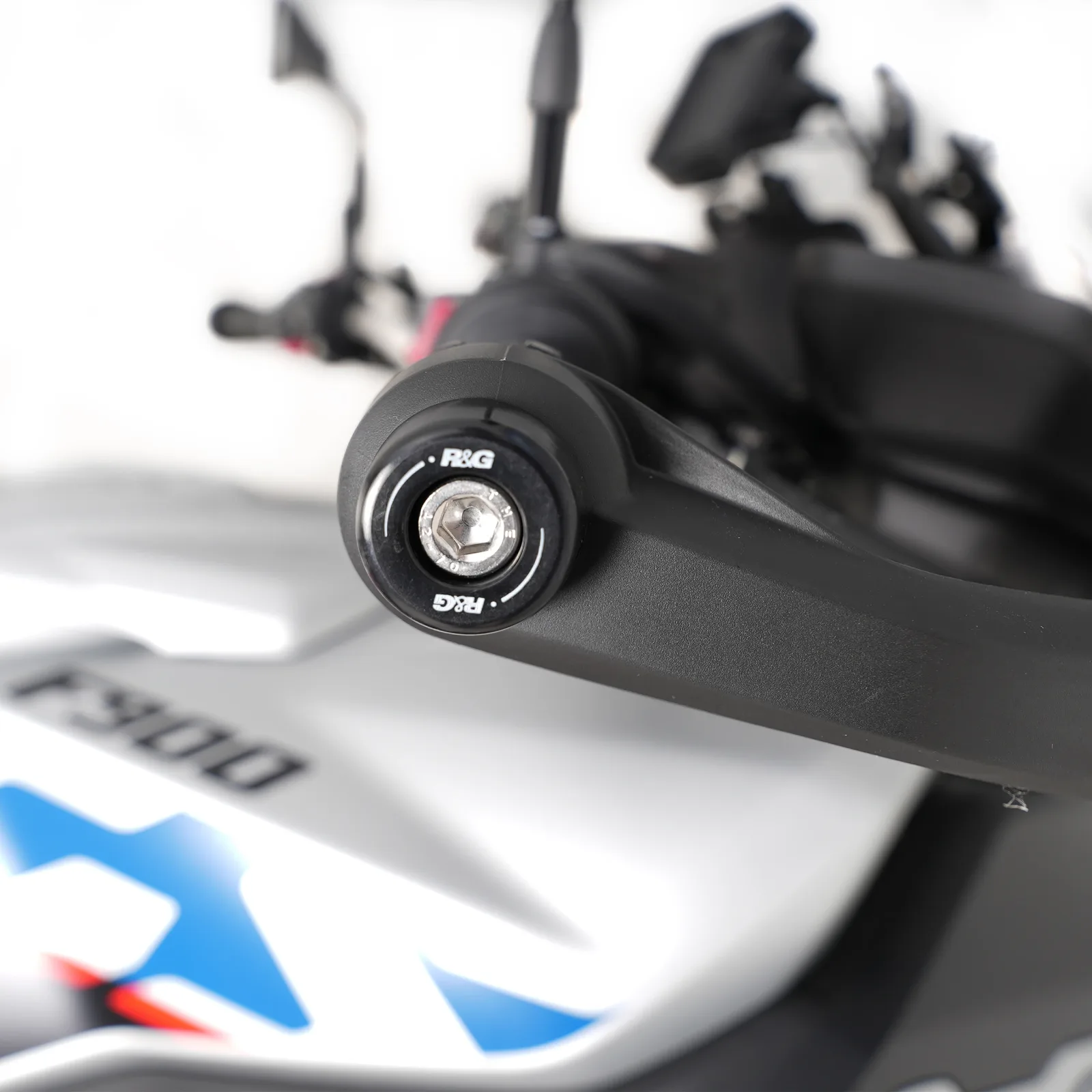 R&G Балансьори за BMW F 850 GS Adventure (2019–2025), F 850 GS (2022–2025), F 900 GS Adventure (2024+)