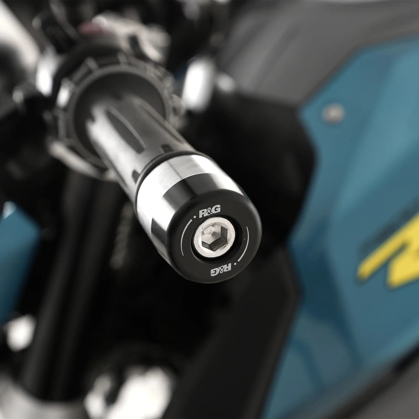 R&G Балансьори за BMW R 1200 R (2015–2018), F 750 GS (2018+), R 1250 R (2019–2021, 2023–2025) и др.