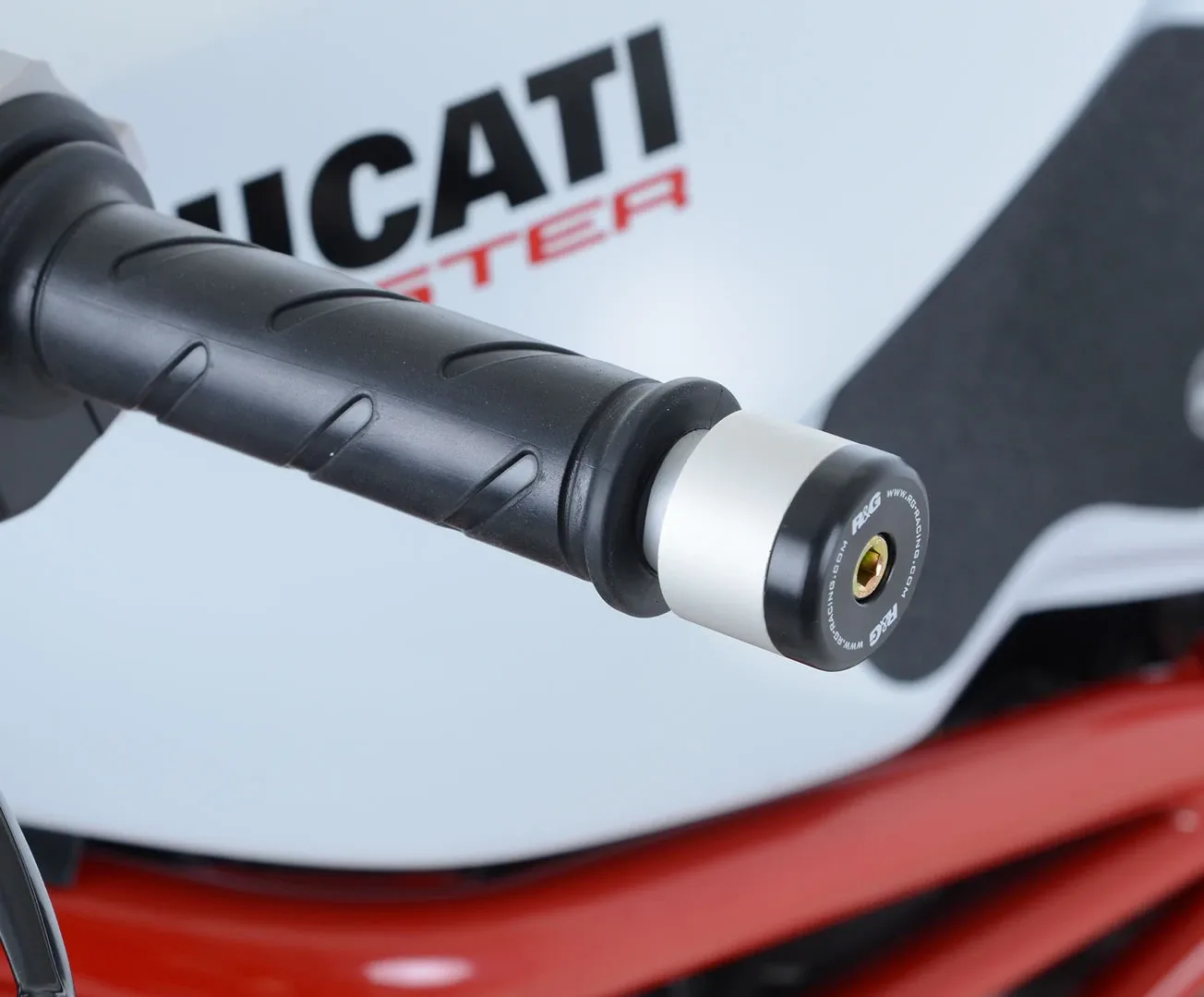 R&G Балансьори за Ducati Monster 696 (2008–2014), Monster 821 (2014–2018), Monster 797 (2017–2018)