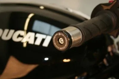 R&G Балансьори за Ducati Monster S4RS, Aprilia Shiver 750 (2008–2016), Moto Guzzi Griso 1100, 1200 Sport и др.