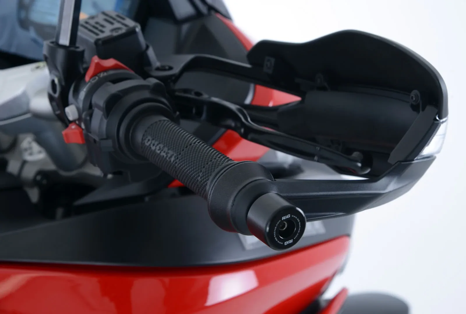 R&G Балансьори за Ducati Multistrada 950 (2017–2021), Hypermotard 950 (2019–2025) и др.