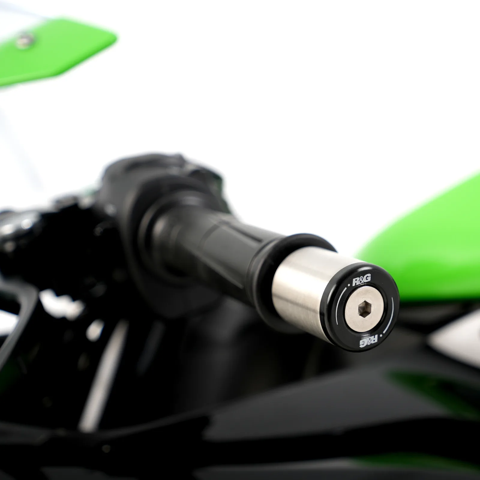 R&G Балансьори за KTM 690 Enduro (2008–2018), 690 SMC (2008–2010, 2012–2018), Kawasaki Z900 (2017+) и др.