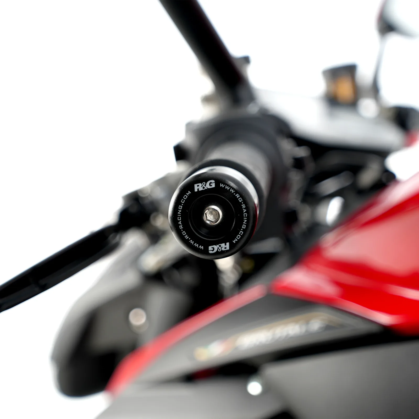 R&G Балансьори за MV Agusta Brutale 675 (2012–2016), Brutale 800 (2013–2020), Brutale 800 RR (2018–2022) и др.