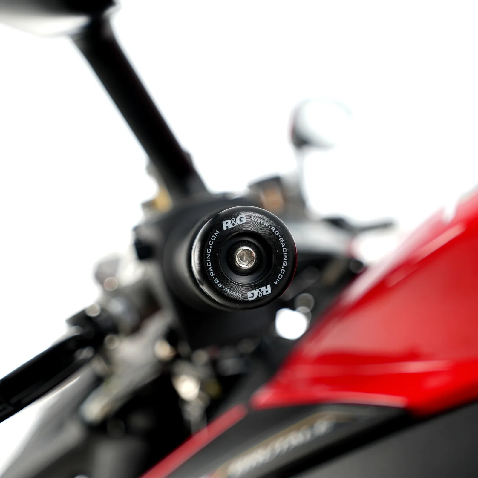 R&G Балансьори за MV Agusta Brutale 675 (2012–2016), Brutale 800 (2013–2020), Brutale 800 RR (2018–2022) и др.