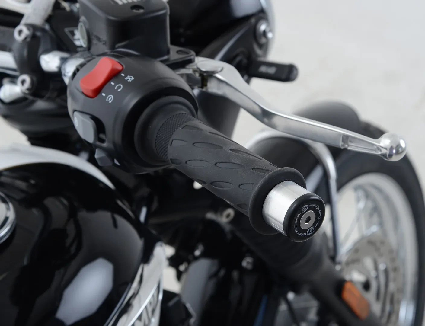 R&G Балансьори за Triumph Bonneville T120 (2016–2025), Bonneville Bobber 1200 (2017–2020), Street Cup (2017–2018)