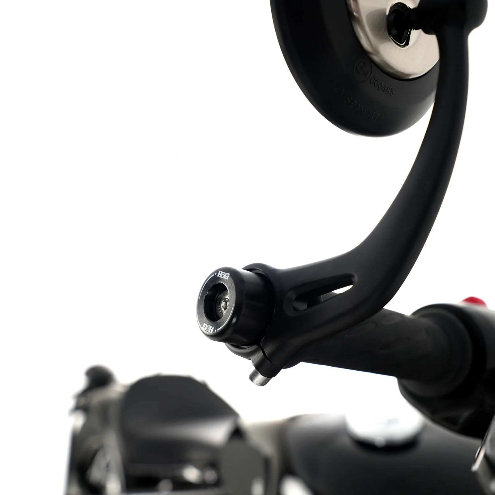 R&G Балансьори за Triumph Speed Triple 1050 (2016, 2018–2020), Thruxton 1200 R (2016–2018) и др.