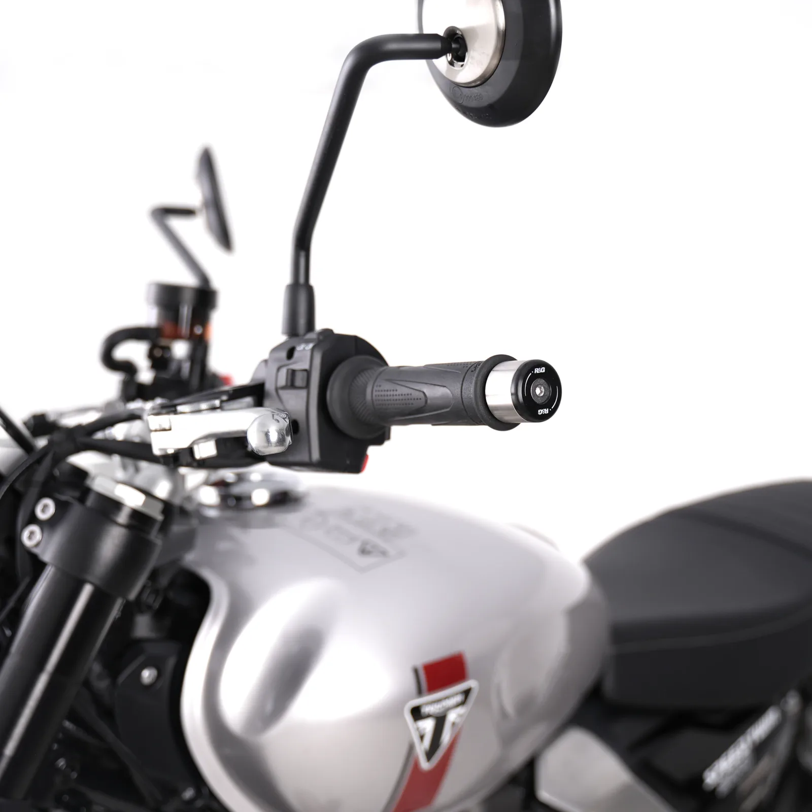R&G Балансьори за Triumph Street Twin 900 (2016–2018), Speed Twin 1200 (2019+), Speed Twin 900 (2022+)