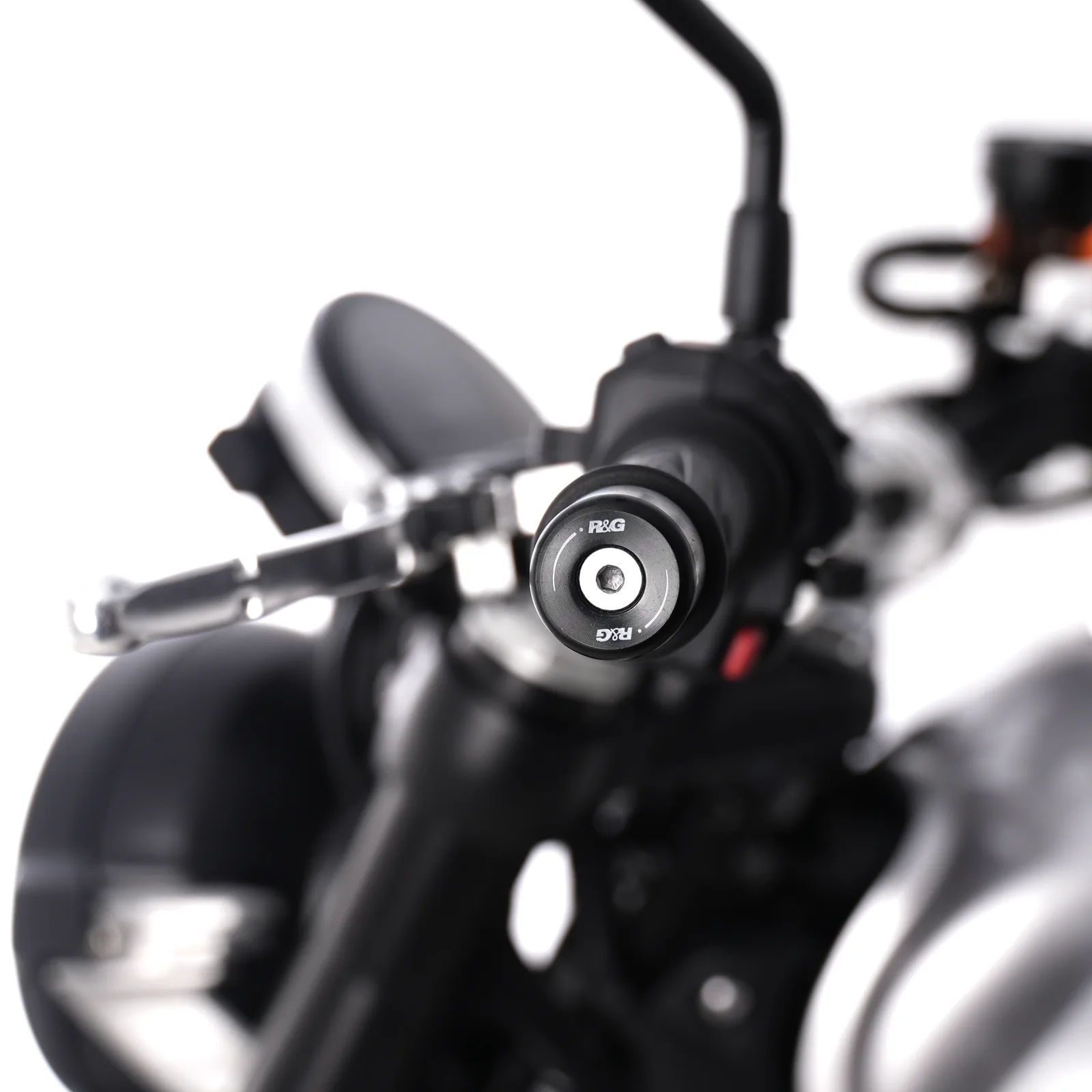 R&G Балансьори за Triumph Street Twin 900 (2016–2018), Speed Twin 1200 (2019+), Speed Twin 900 (2022+)