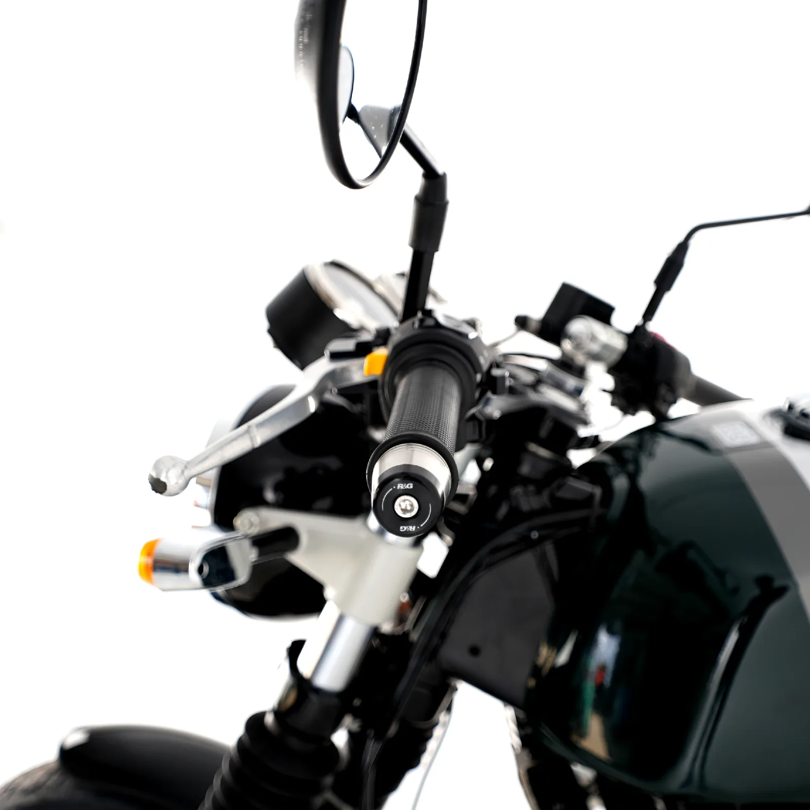 R&G Балансьори за Triumph Trident 660 (2021+), Speed Triple 1200 RS (2021+), Tiger Sport 660 (2022–2024) и др.