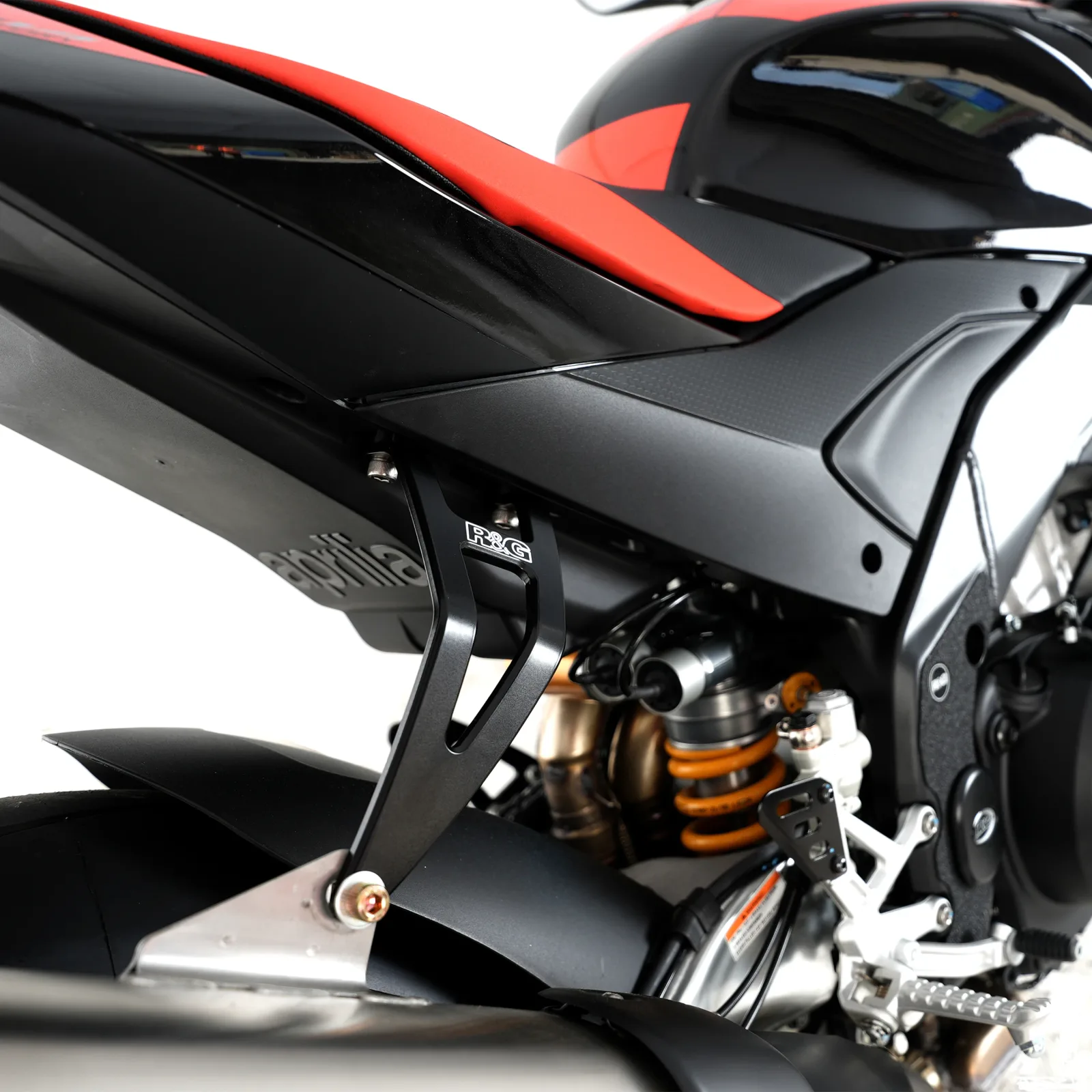 R&G Държач за ауспух за Aprilia RSV4 1100 Factory (2019–2024), Tuono V4 1100 RR (2021–2023) и др. (EH0091BK)