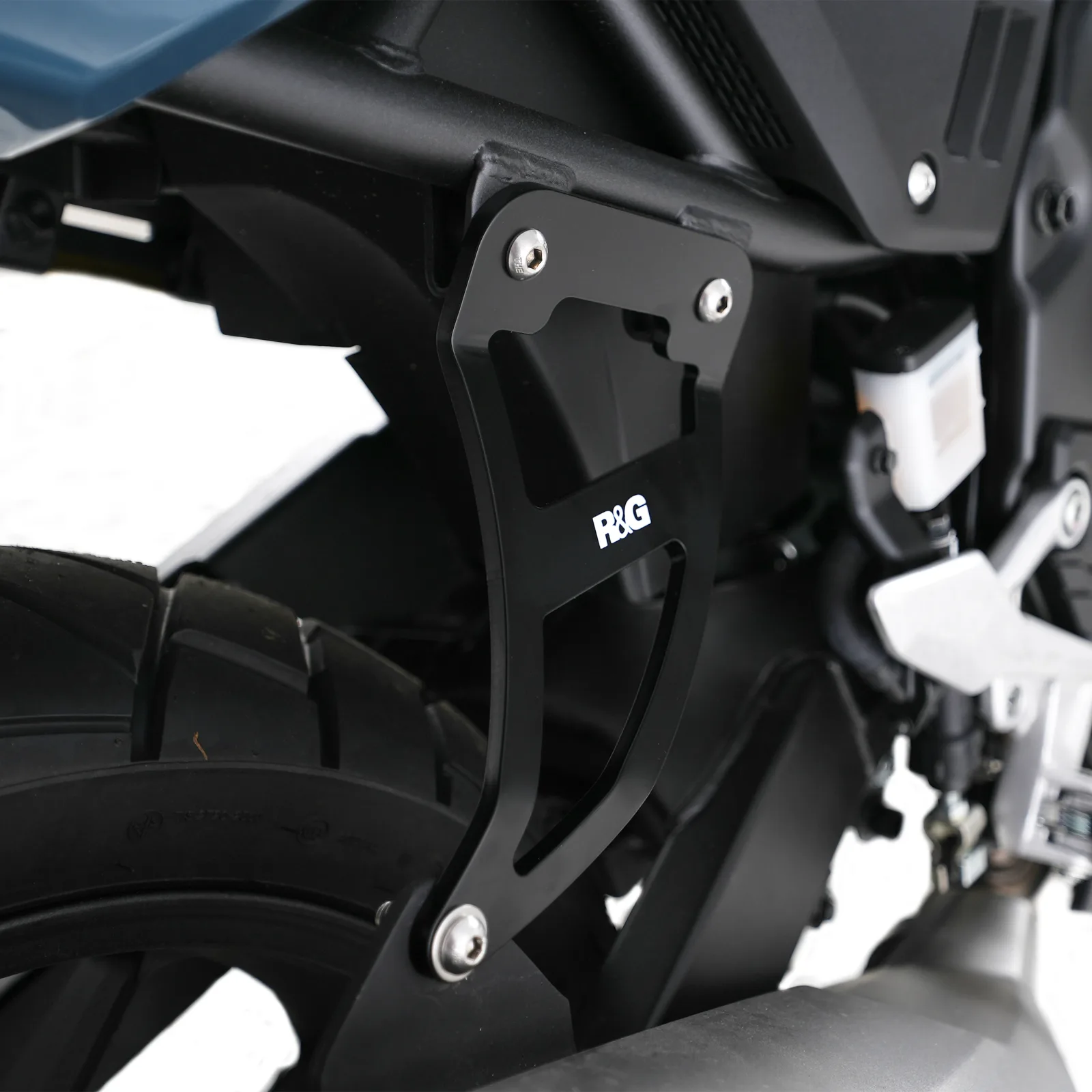R&G Държач за ауспух за Honda CB 500X (2019–2023), NX 500 (2024+)