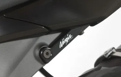 R&G Държач за ауспух за Kawasaki ZX-6R (2009+) (EH0043BKA)