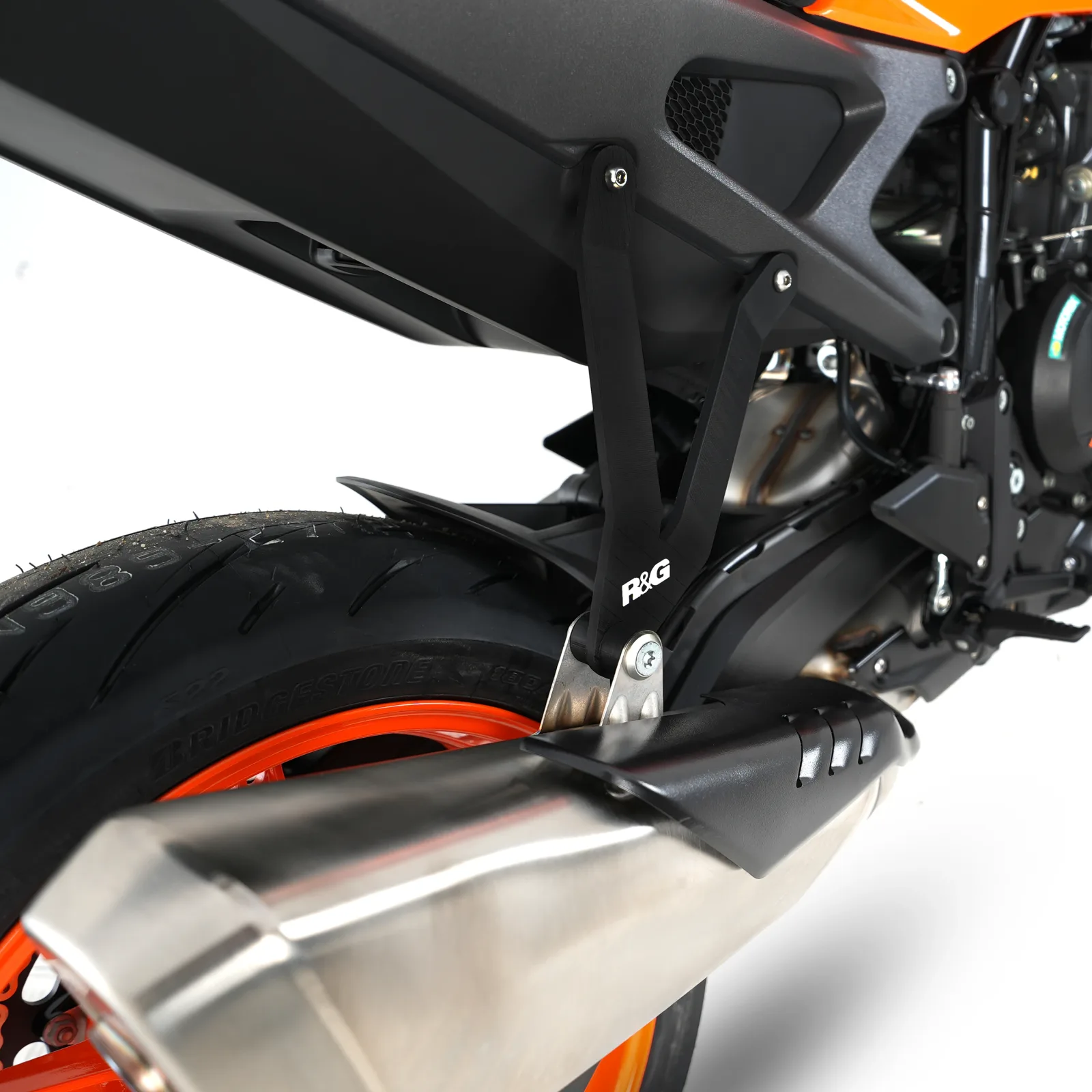 R&G Държач за ауспух за KTM 990 Duke (2024) (EH0126BK)