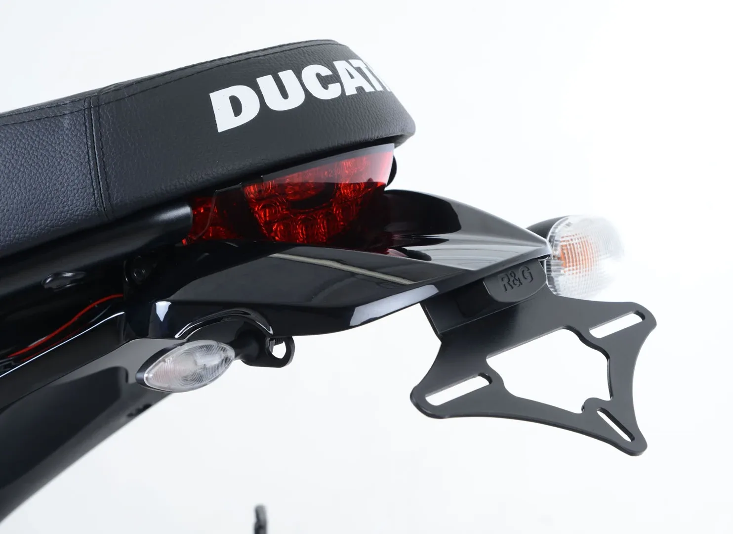 R&G Държач за номер за Ducati Scrambler Sixty2 (2016–2022)