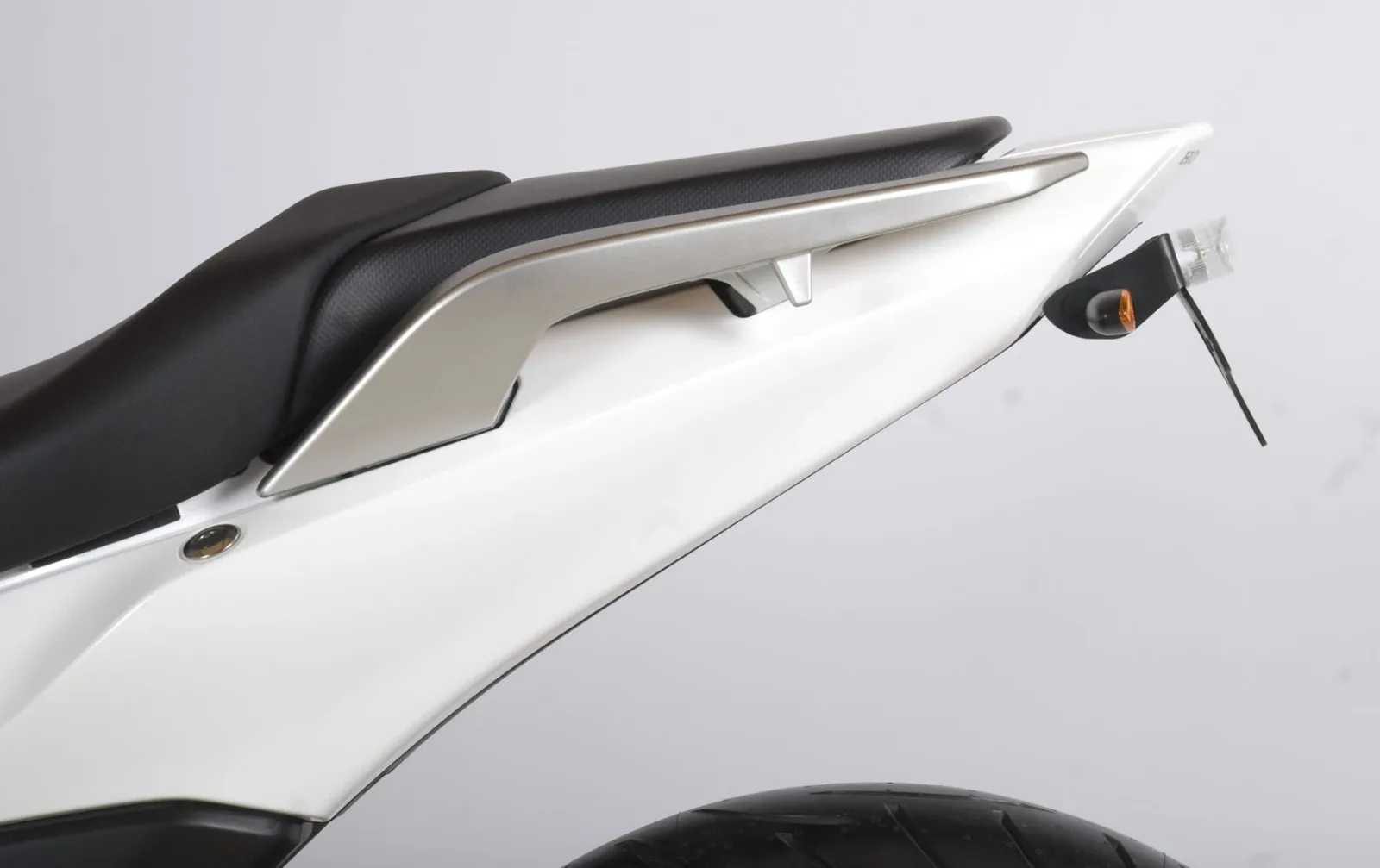 R&G Държач за номер за Honda NC 700X (2012–2014), NC 700S (2012–2014), NC 700 Integra (2012–2014) и др.