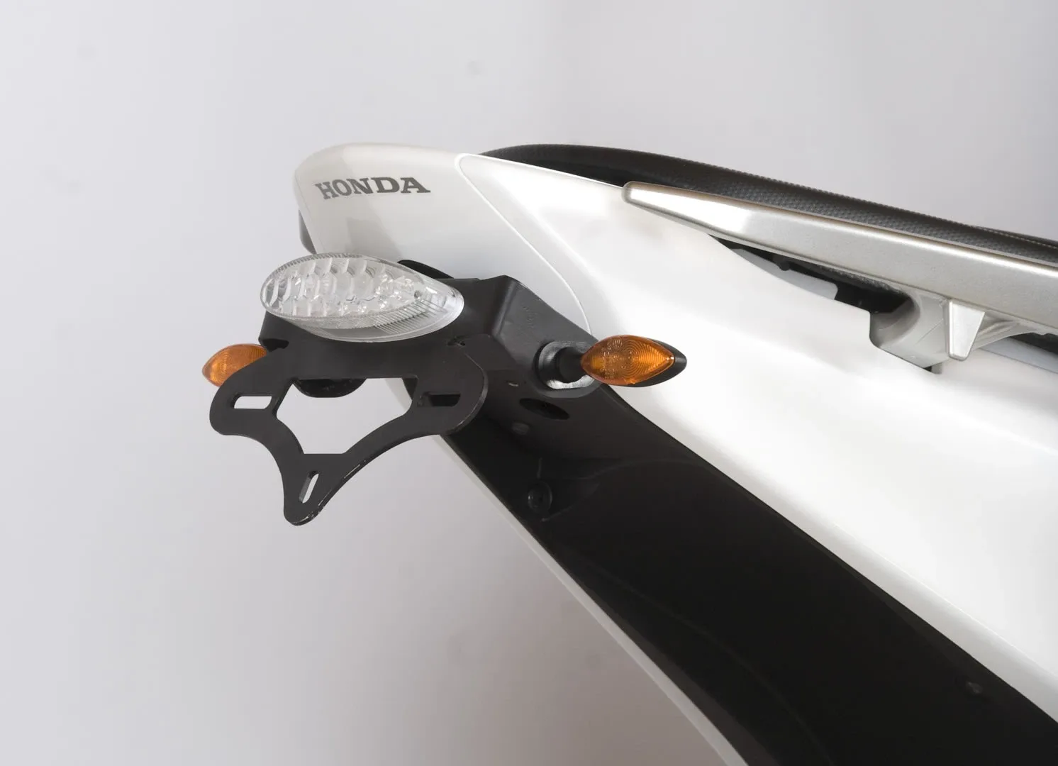 R&G Държач за номер за Honda NC 700X (2012–2014), NC 700S (2012–2014), NC 700 Integra (2012–2014) и др.