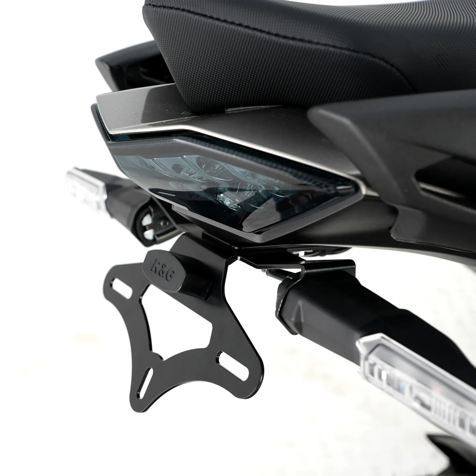 R&G Държач за номер за Kawasaki Ninja 1000SX (2020–2024), Ninja 1100SX (2025+)