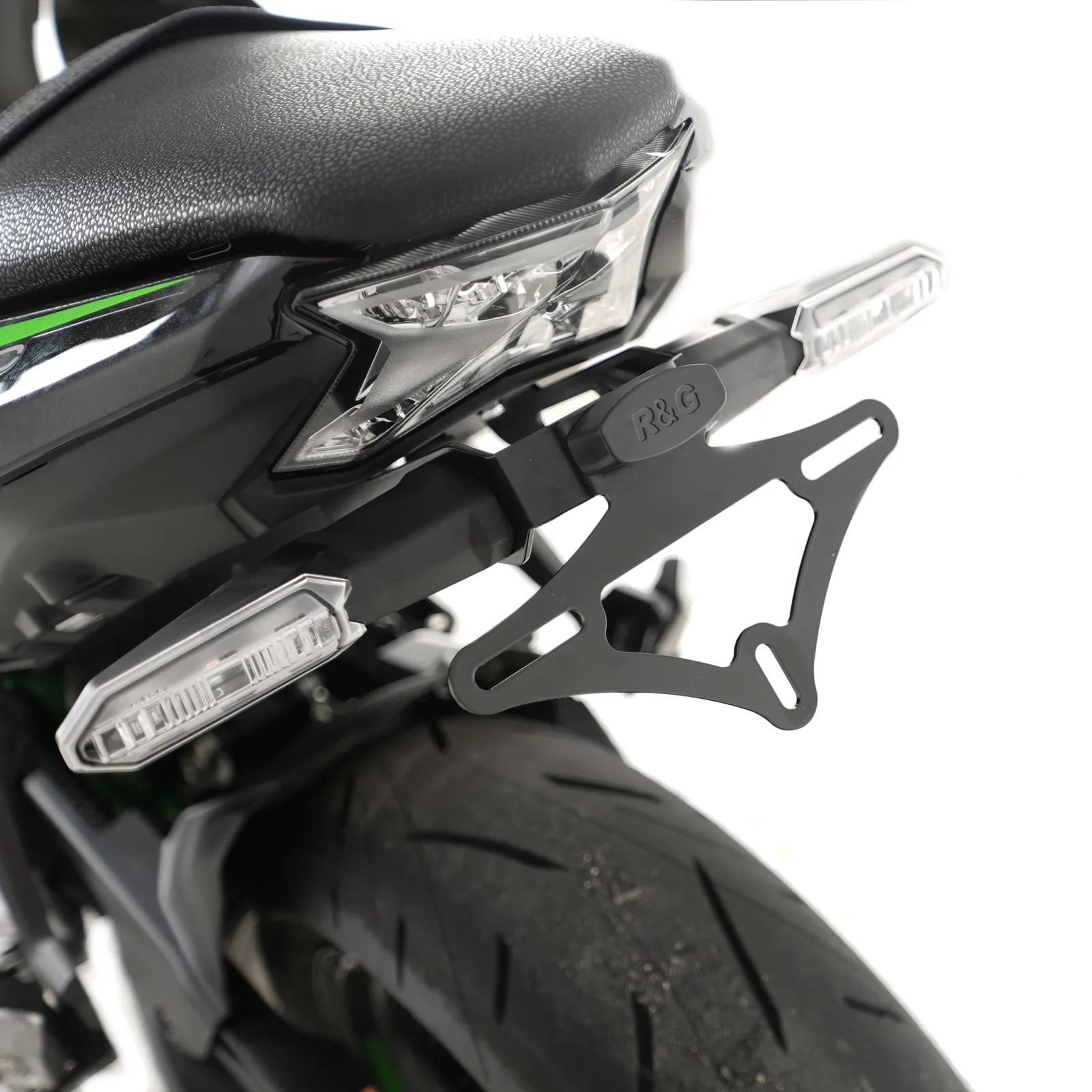 R&G Държач за номер за Kawasaki Z650 (2017–2024), Ninja 650 (2017–2024, 2026+)