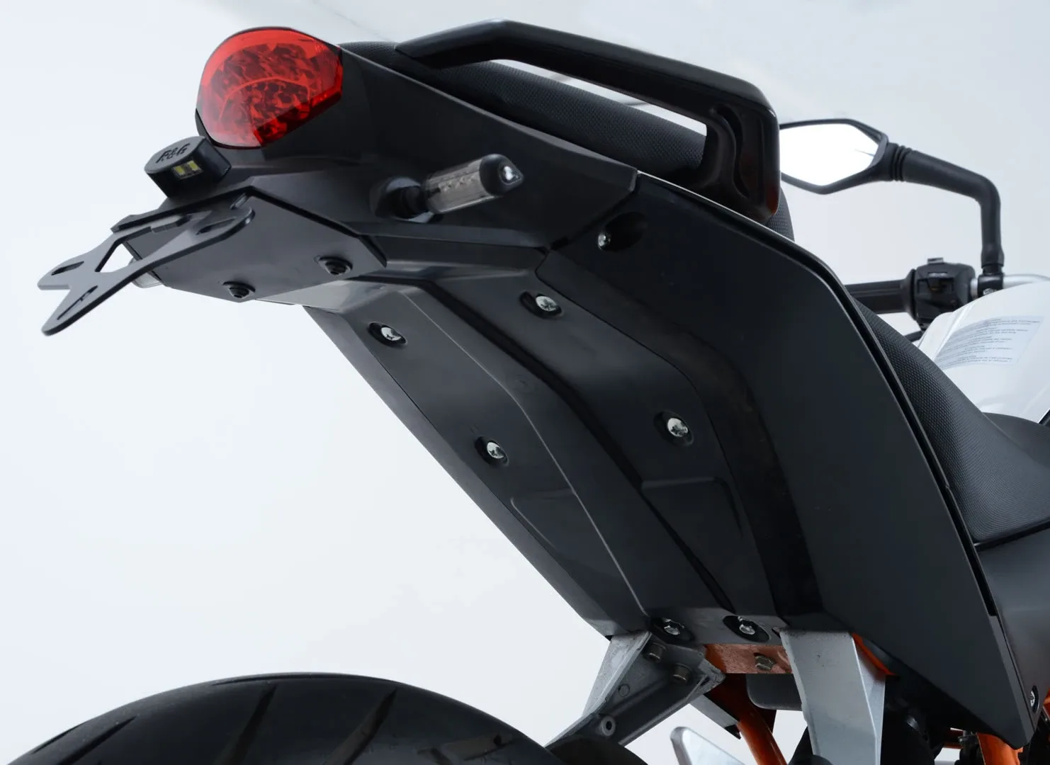 R&G Държач за номер за KTM 125 Duke (2011–2016), 200 Duke (2012–2016), 390 Duke (2013–2014)
