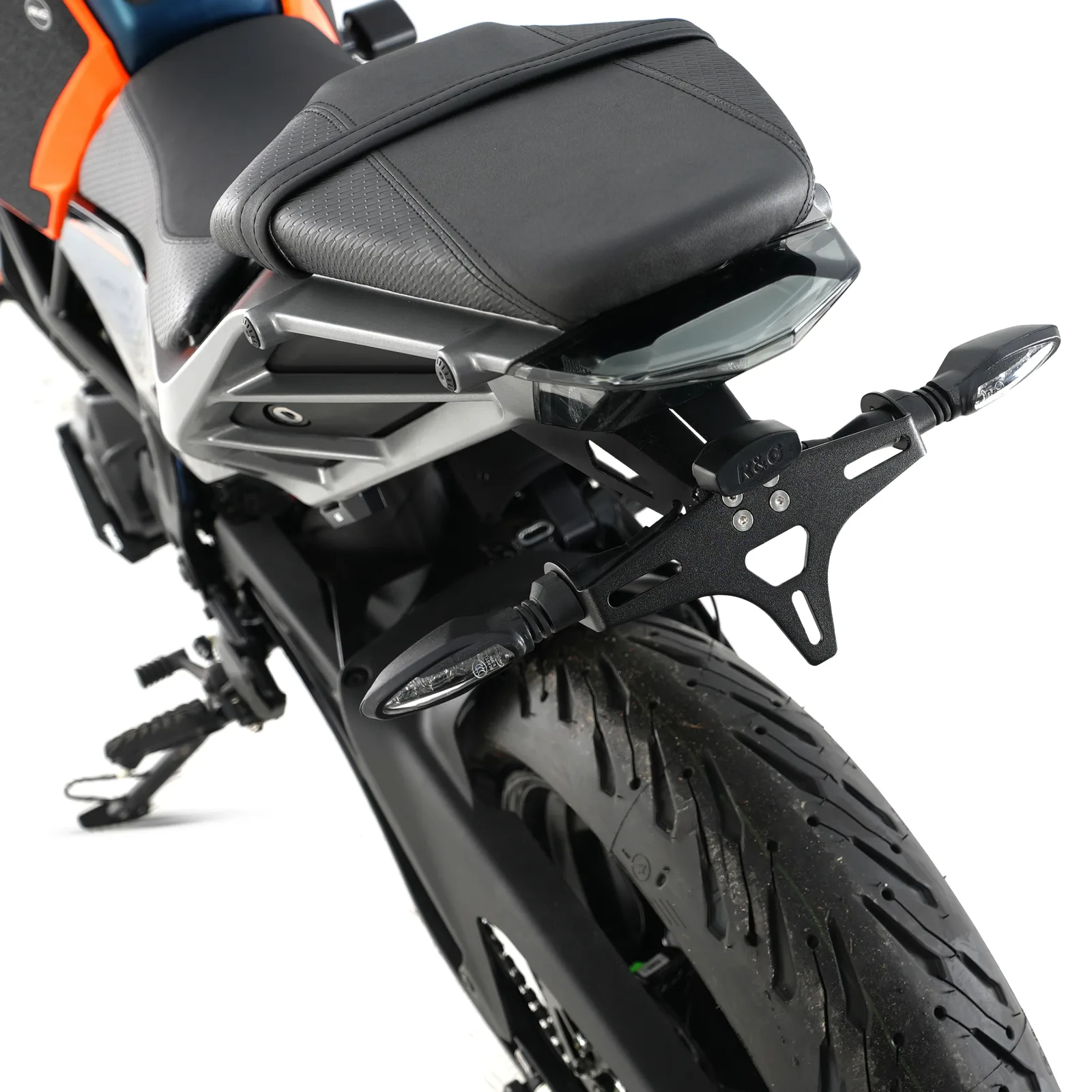 R&G Държач за номер за KTM 125 Duke (2024+), 250 Duke (2024+), 390 Duke (2024+)