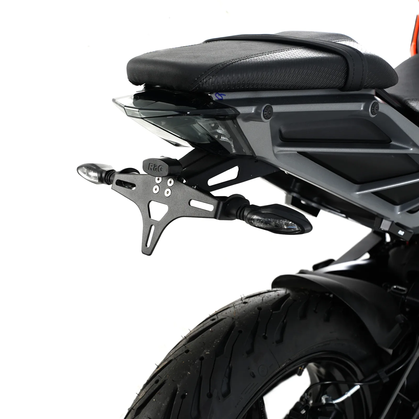 R&G Държач за номер за KTM 125 Duke (2024+), 250 Duke (2024+), 390 Duke (2024+)