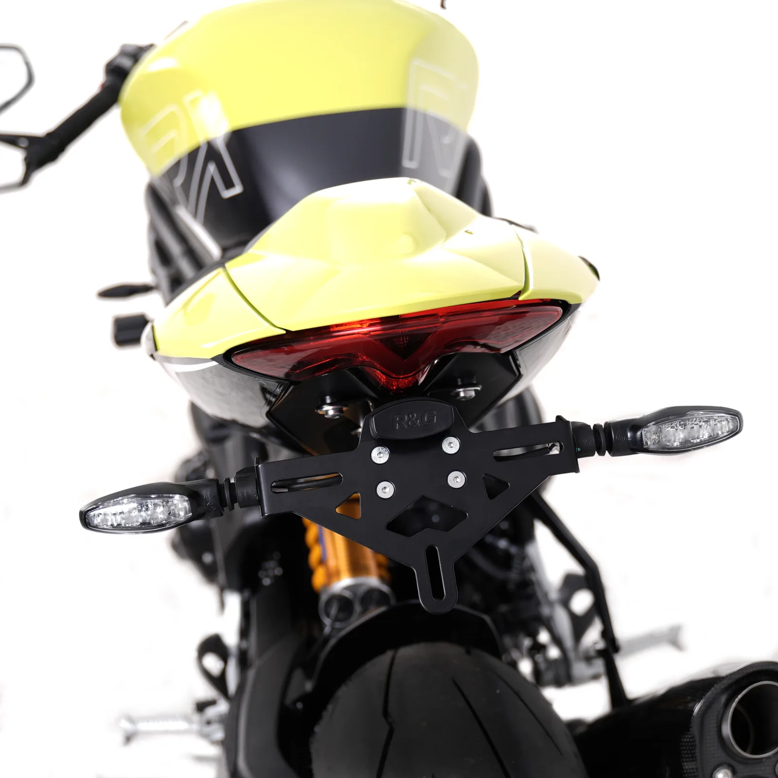 R&G Държач за номер за Triumph Speed Triple 1200 RS (2021+), Speed Triple 1200 RR (2022+) и др. (LP0320)