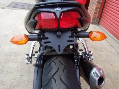 R&G Държач за номер за Yamaha FZ1, FZ8 (2010–2016)